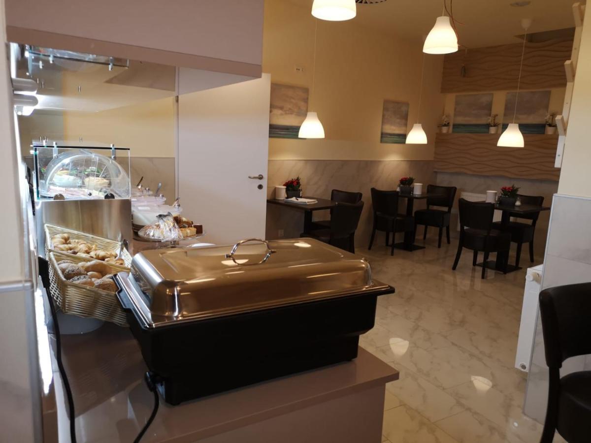 CH-Hotel Luka Budget Wien Exteriör bild