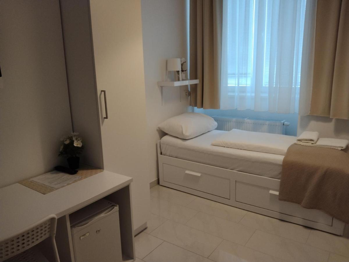 CH-Hotel Luka Budget Wien Exteriör bild